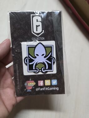 Ubisoft Rainbow Six Collection "Alibi" And Little China Girl Keychain